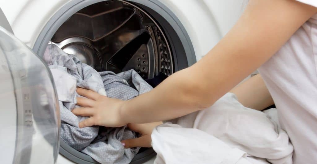 How to wash spin mop head