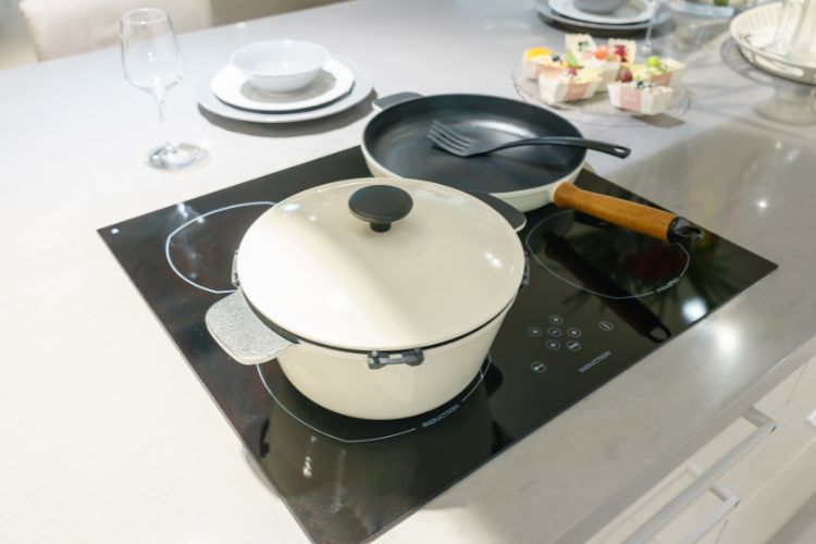 can we use normal vessels on induction stove