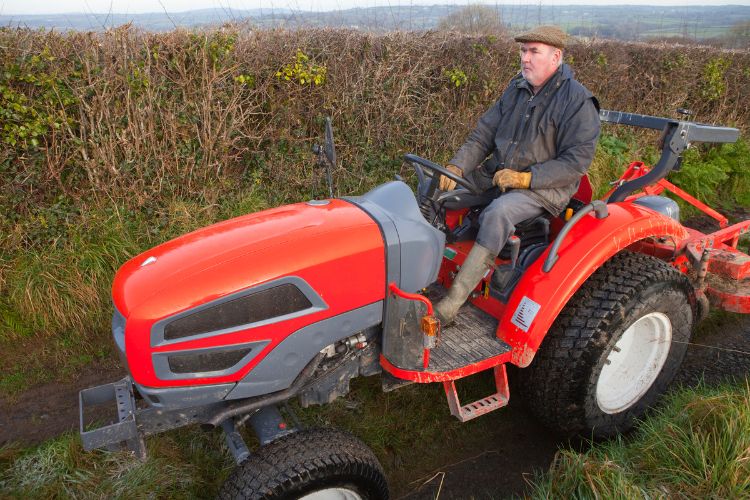 who makes case compact tractors