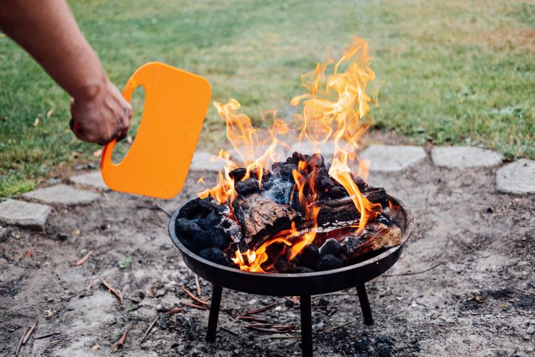 can you use a charcoal grill as a fire pit