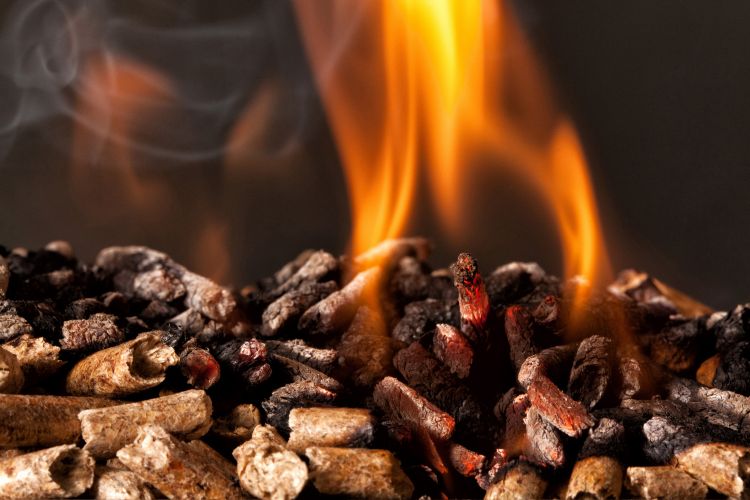 can you use wood pellets in a charcoal grill