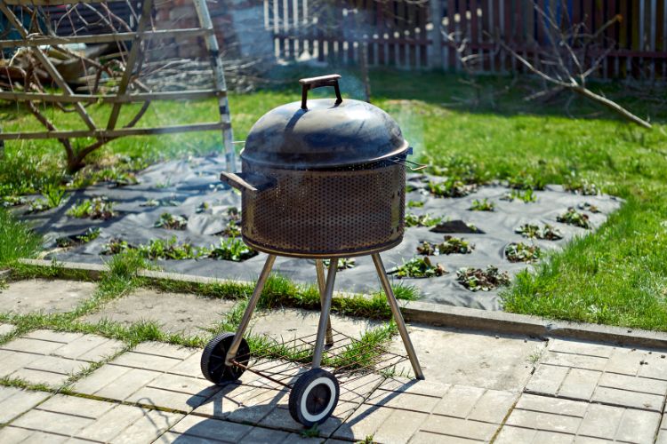 kettle charcoal grill vs charcoal grill