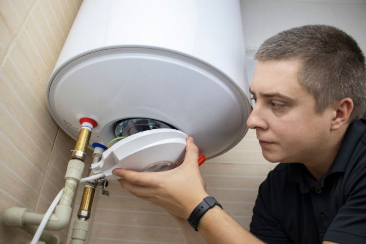 what to do if hot water heater freezes