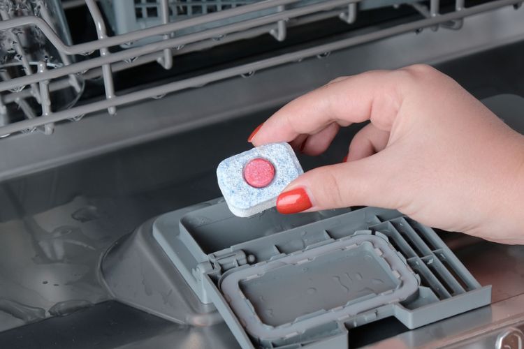 How to Use Dishwasher Cleaner Tablets
