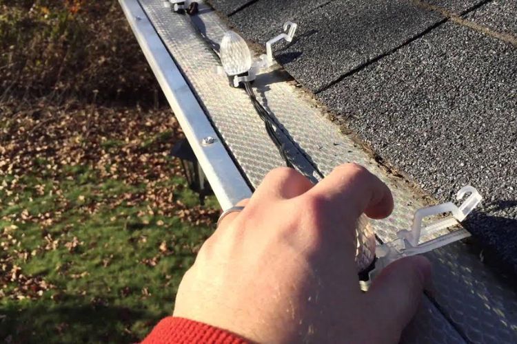 christmas light clips for gutters